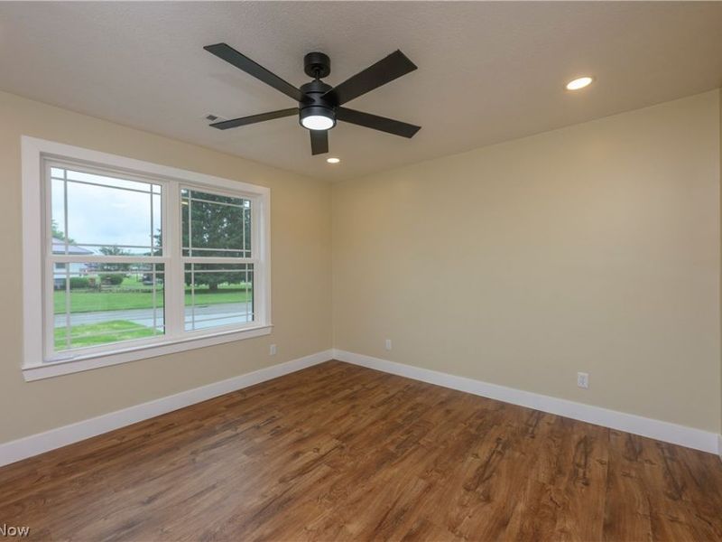 1545 Roanoke Avenue, Uhrichsville, OH 44683 Photo 18