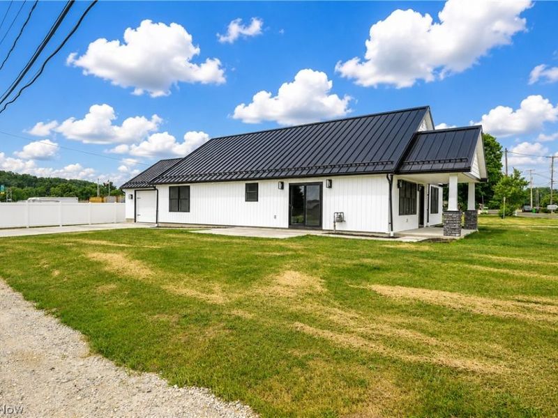 1545 Roanoke Avenue, Uhrichsville, OH 44683 Photo 3