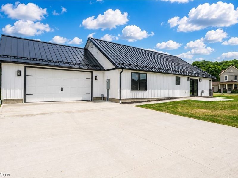 1545 Roanoke Avenue, Uhrichsville, OH 44683 Photo 4