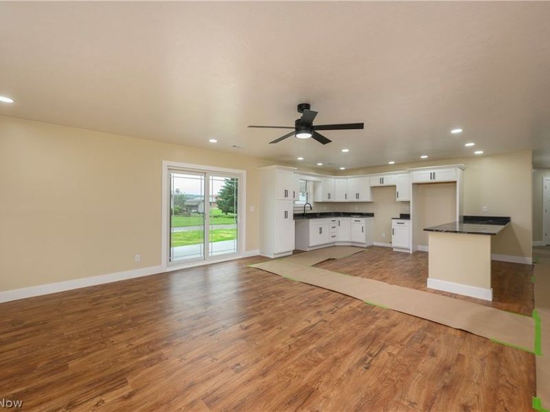 1545 Roanoke Avenue, Uhrichsville, OH 44683 Photo 5