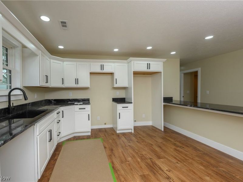 1545 Roanoke Avenue, Uhrichsville, OH 44683 Photo 8