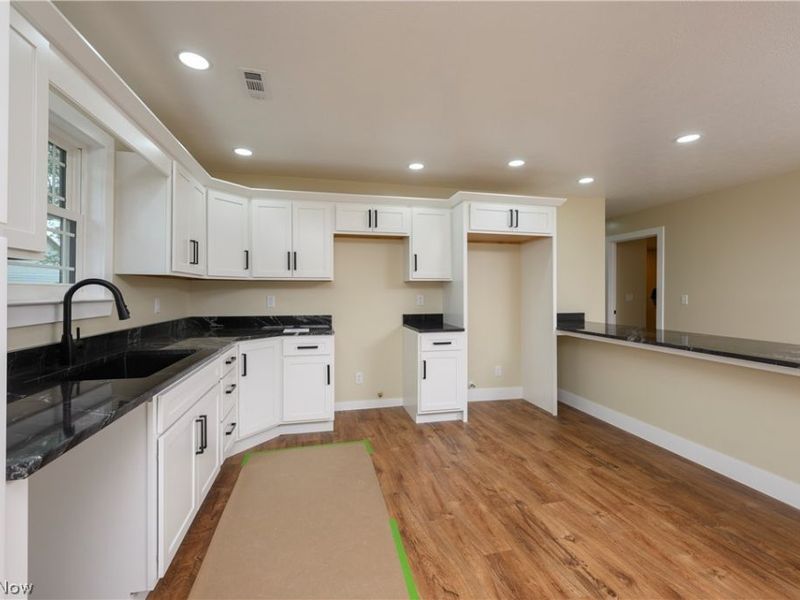 1545 Roanoke Avenue, Uhrichsville, OH 44683 Photo 9