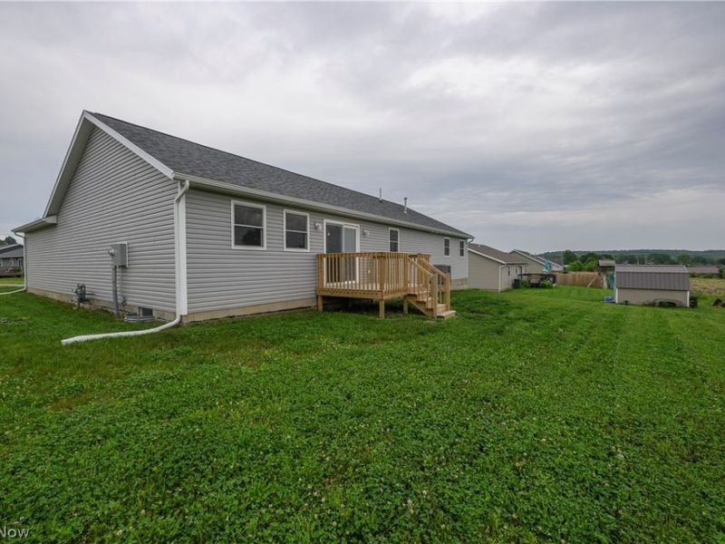 10952 Madlyn Street NE, Bolivar, OH 44612 Photo 3