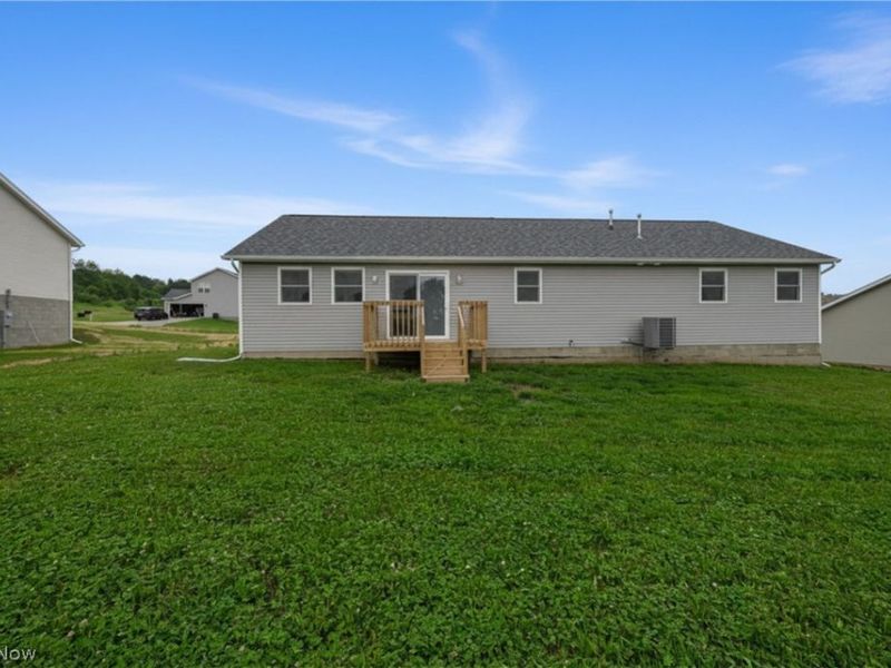 10952 Madlyn Street NE, Bolivar, OH 44612 Photo 4