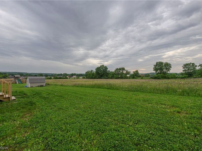 10952 Madlyn Street NE, Bolivar, OH 44612 Photo 5