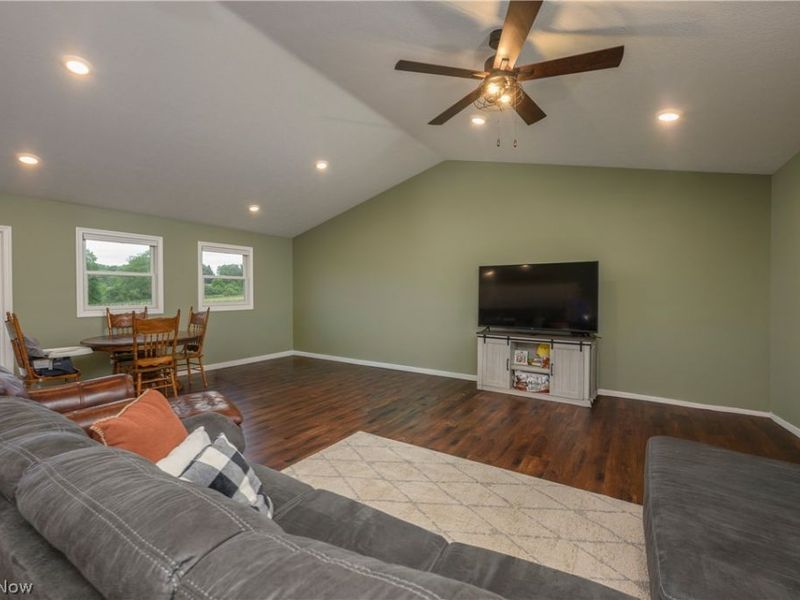 10952 Madlyn Street NE, Bolivar, OH 44612 Photo 6