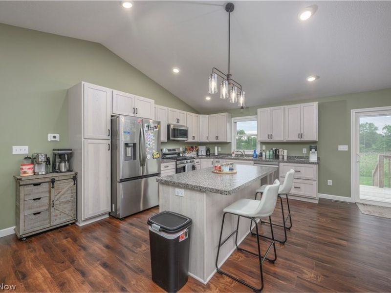 10952 Madlyn Street NE, Bolivar, OH 44612 Photo 9