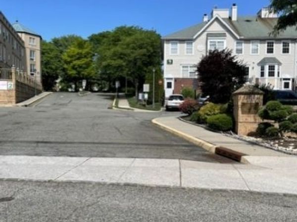 50 Pine St, Unit 314, Montclair, NJ 07042