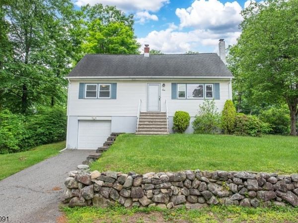 1 Aspen Rd, Ringwood, NJ 07456