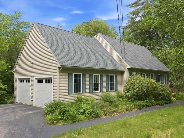 36 Church Street, Deerfield, NH 03037