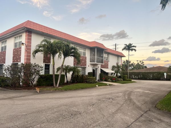 3550 NW 8th Avenue, Unit 404, Pompano Beach, FL 33064