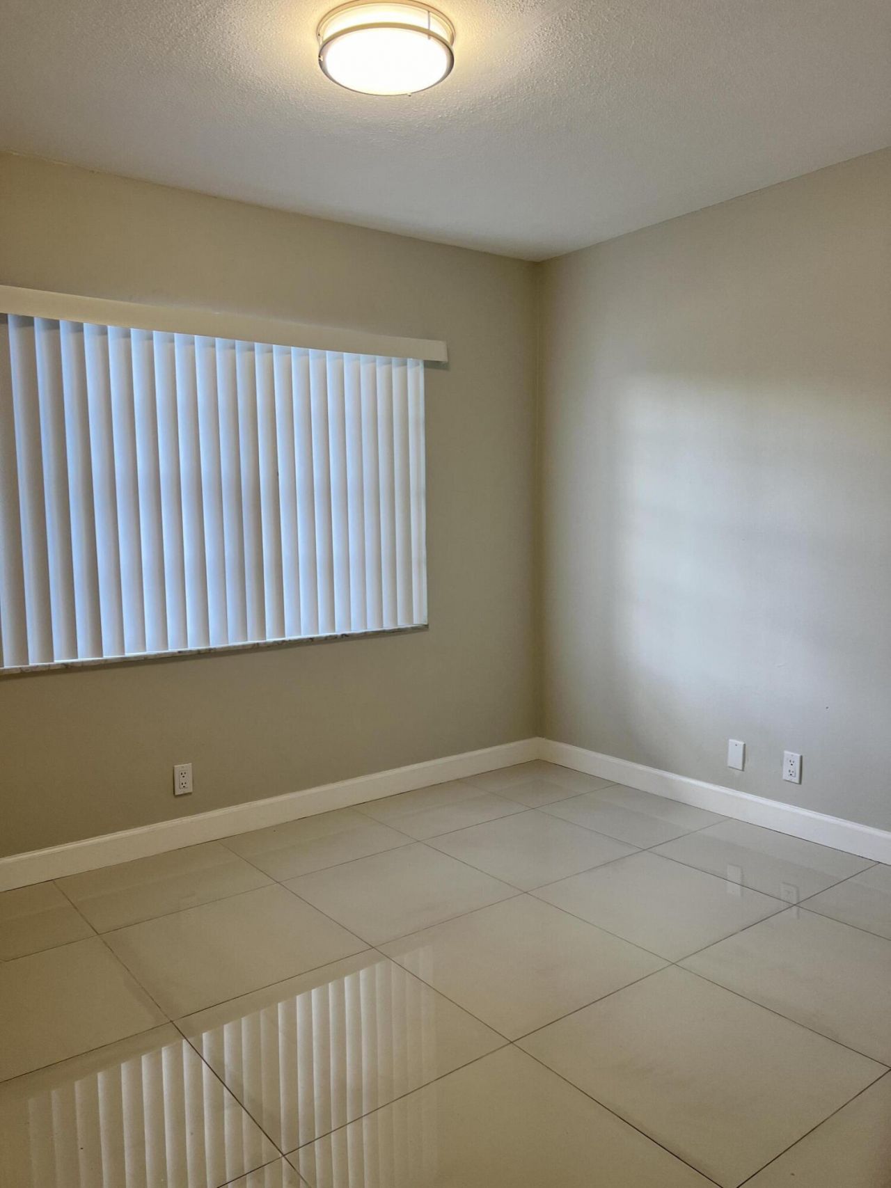 3550 NW 8th Avenue, Unit 404, Pompano Beach, FL 33064 Photo