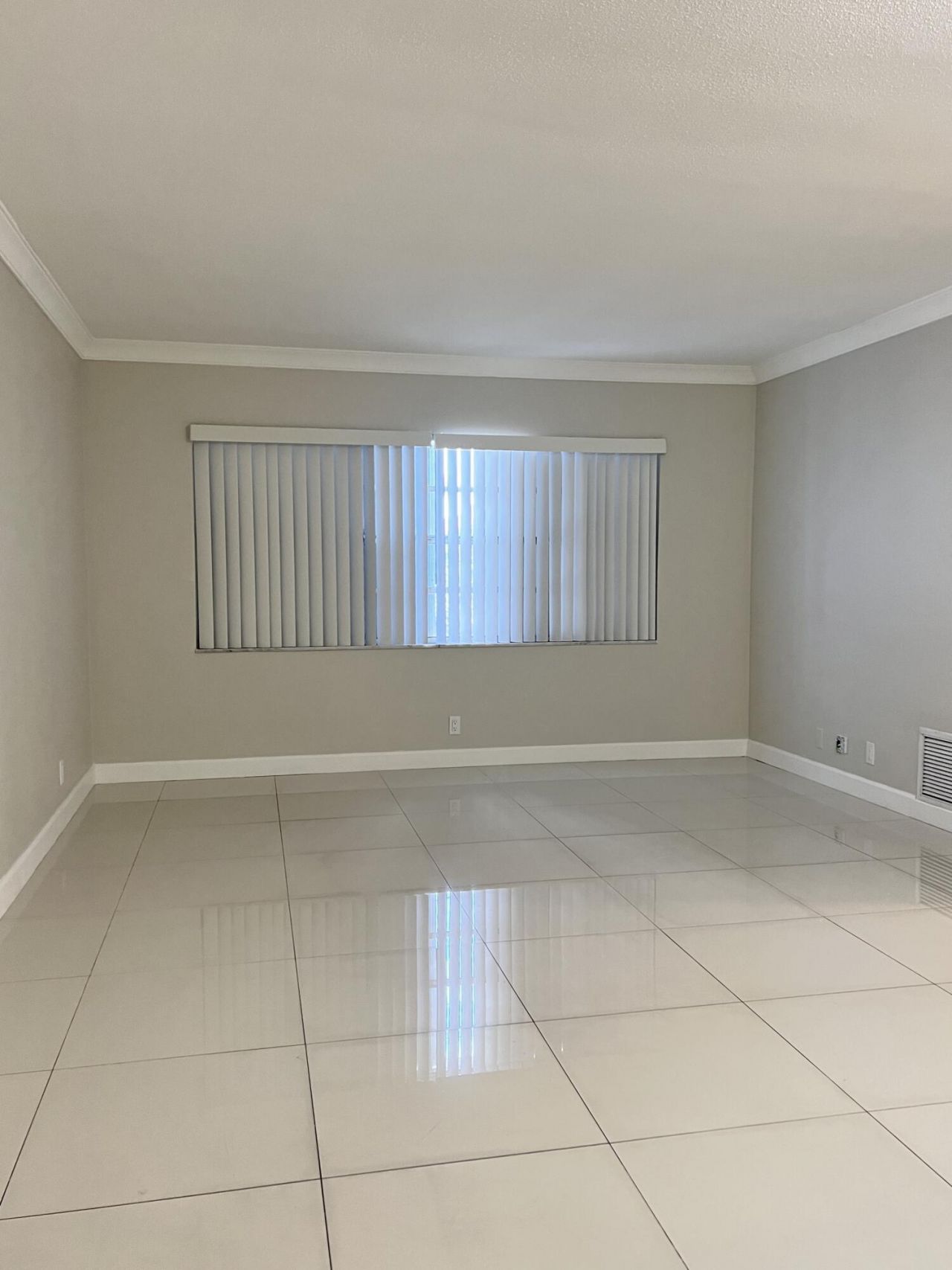 3550 NW 8th Avenue, Unit 404, Pompano Beach, FL 33064 Photo