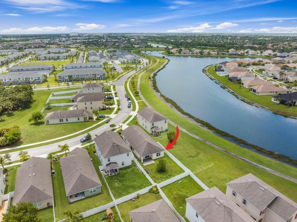10057 SW Newberry Avenue, Port Saint Lucie, FL 34987 Photo