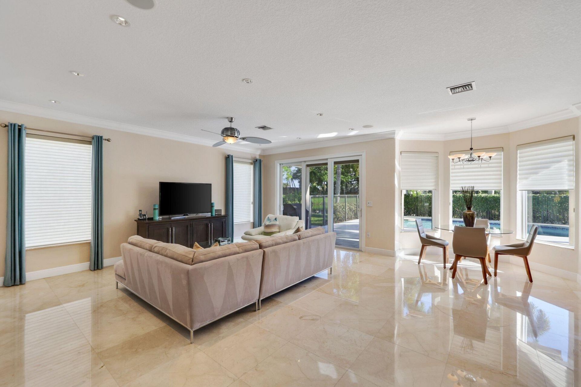 19245 Skyridge Circle, Boca Raton, FL 33498 Photo