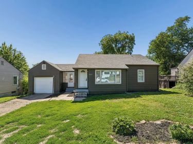 7410 N 28 Avenue , Omaha, NE 68112