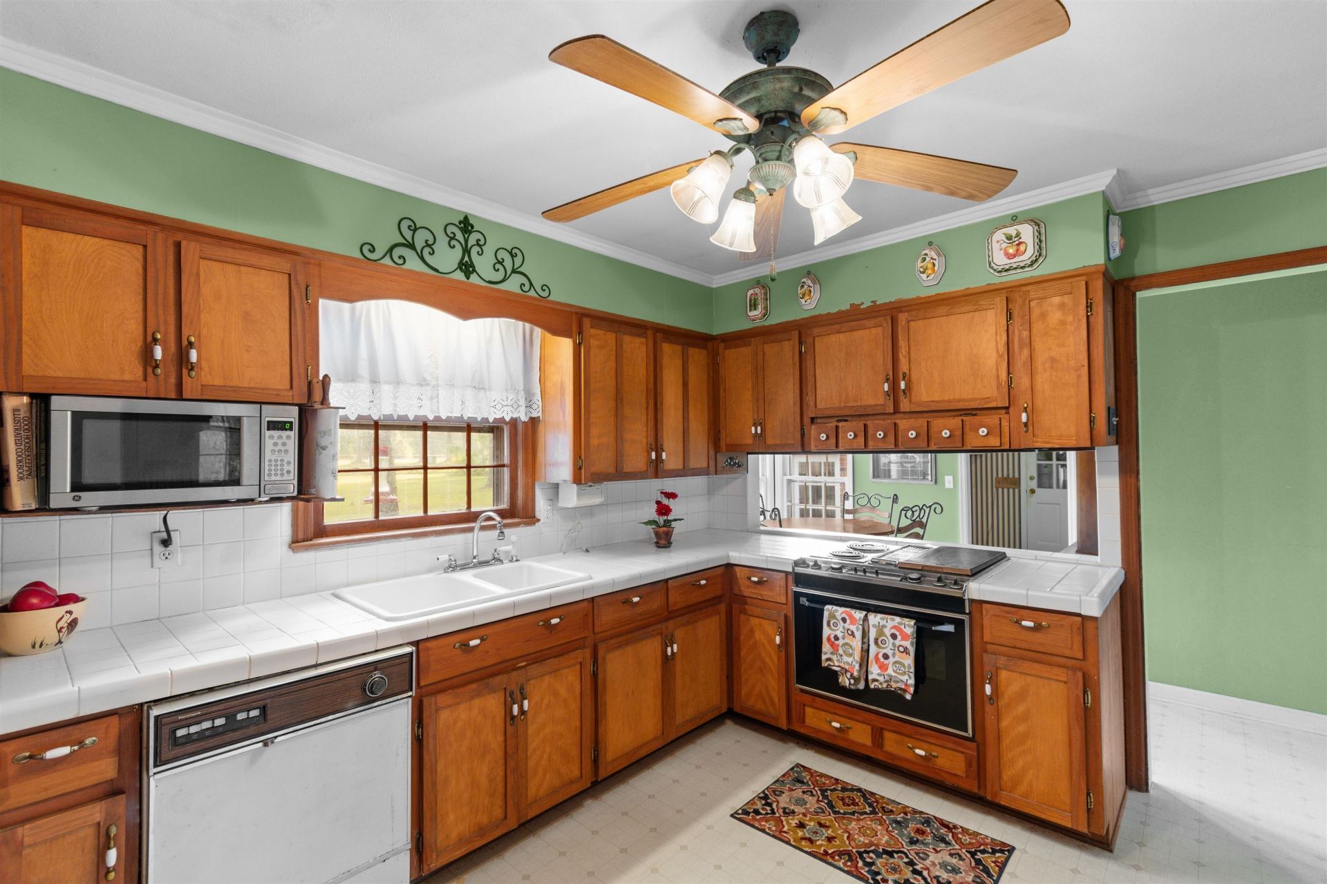 106 Jessamine St.  Photo 6