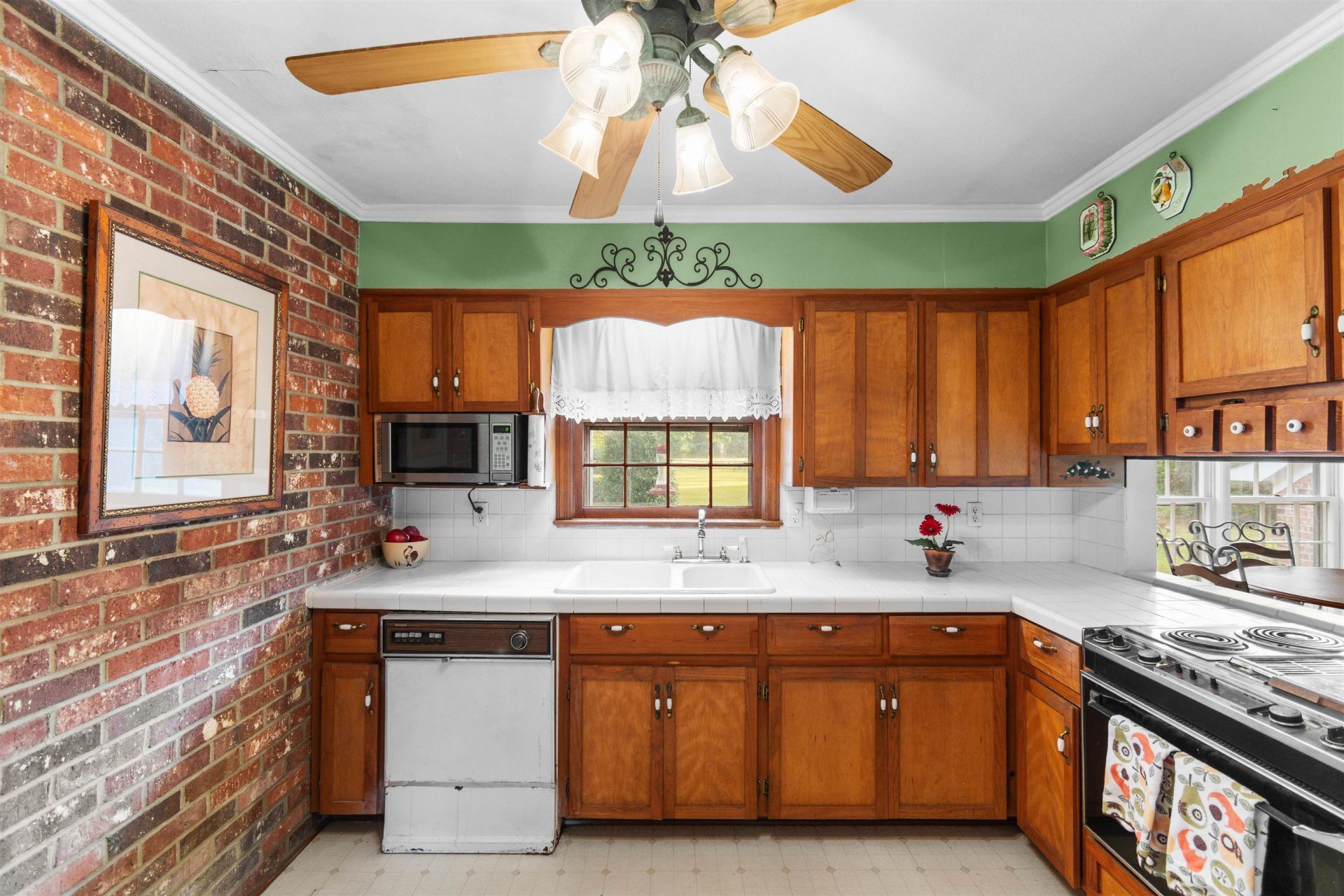 106 Jessamine St.  Photo 7