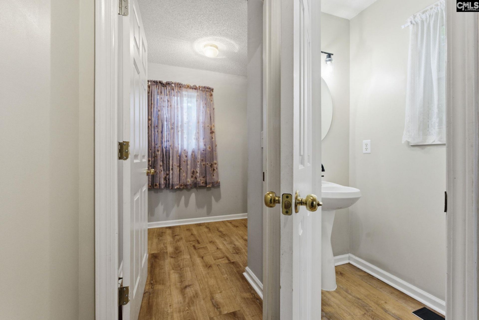 321 Delaine Woods Drive  Photo 24