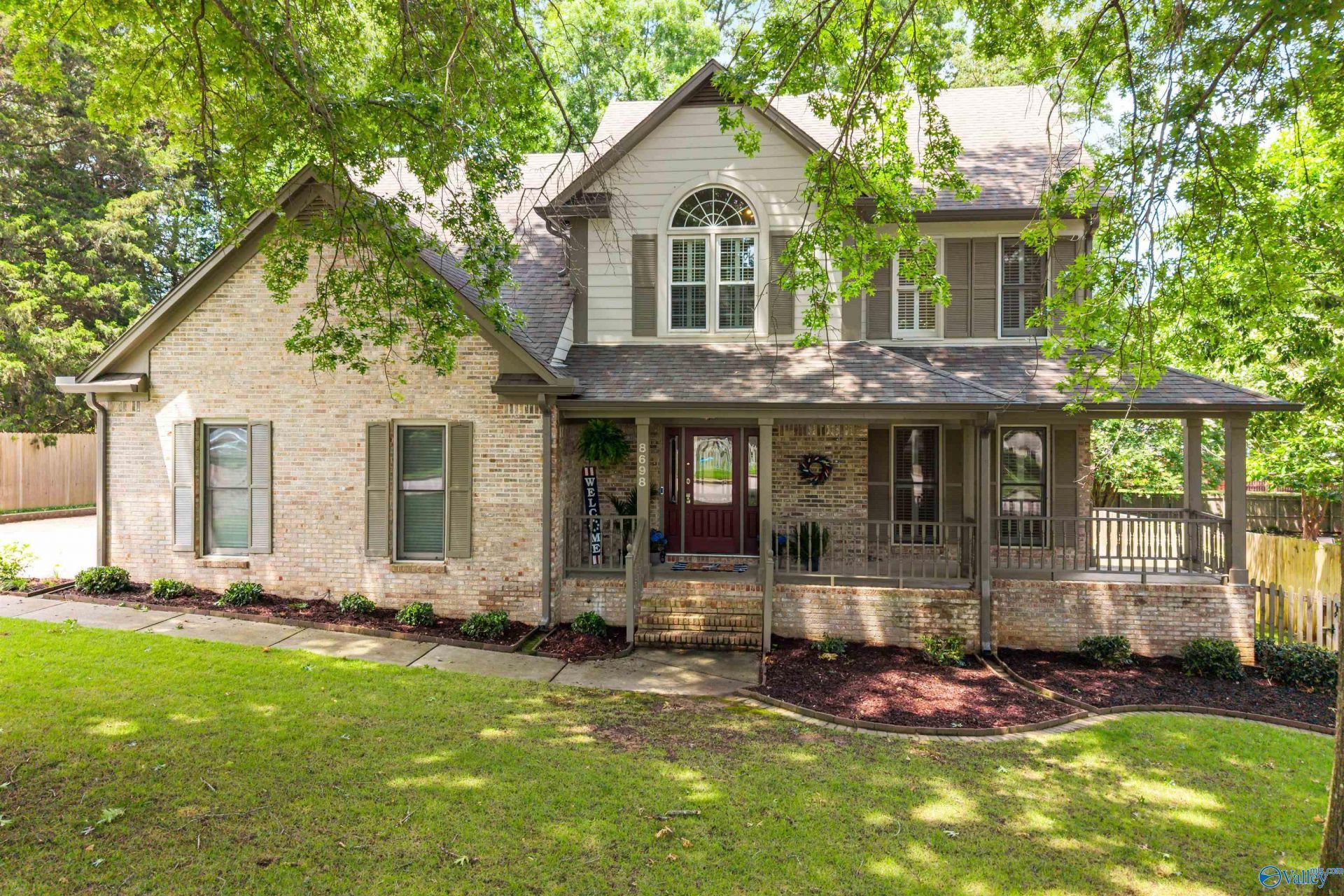 8698 Edgehill Drive, Huntsville, AL 35802 Main Photo