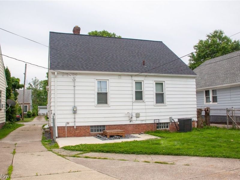 13606 Wainstead Avenue, Cleveland, OH 44111 Photo 21