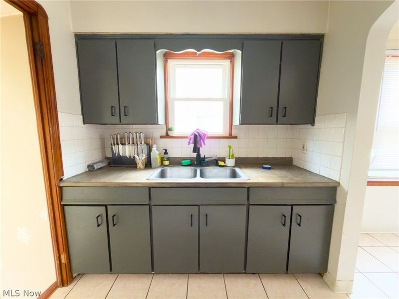 13606 Wainstead Avenue, Cleveland, OH 44111 Photo 5