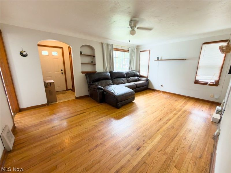 13606 Wainstead Avenue, Cleveland, OH 44111 Photo 8