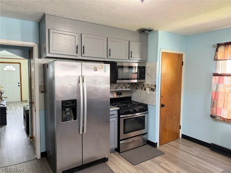 6706 Gilbert Avenue, Parma, OH 44129 Photo 6