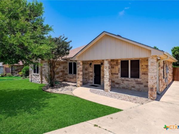 100 Magan Ln, Jarrell, TX 76537