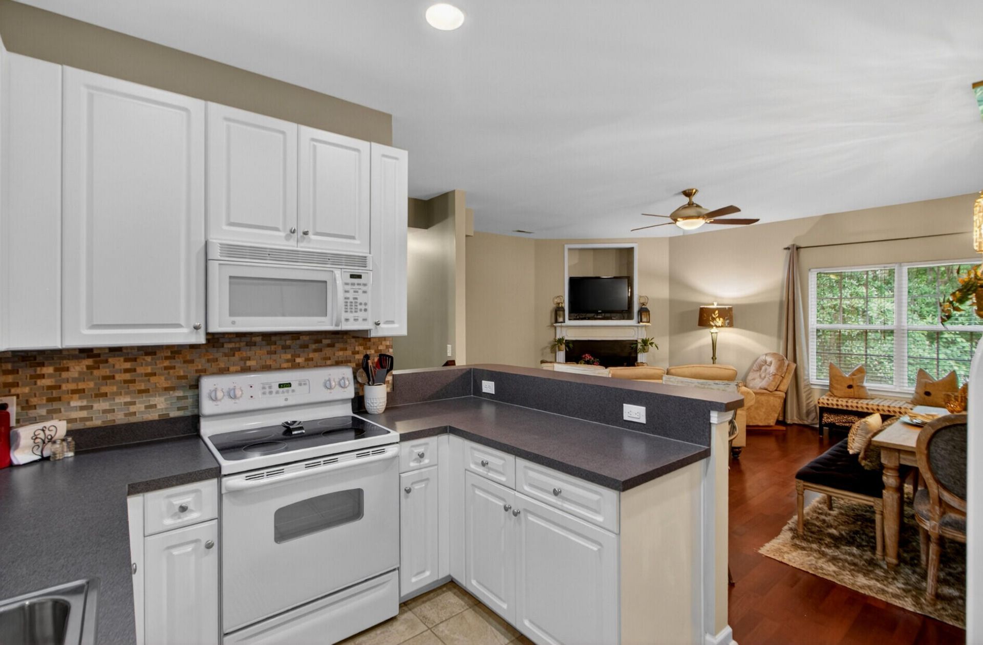 4033 Babbitt Street Photo 11