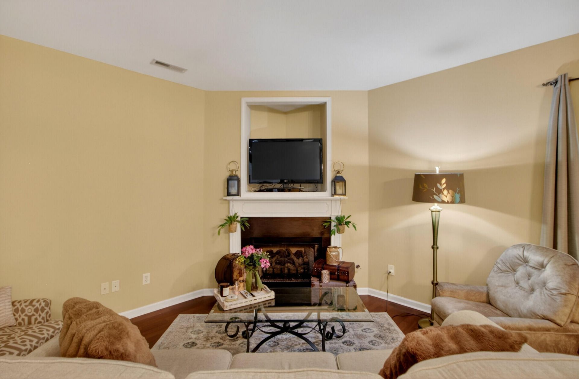 4033 Babbitt Street Photo 5