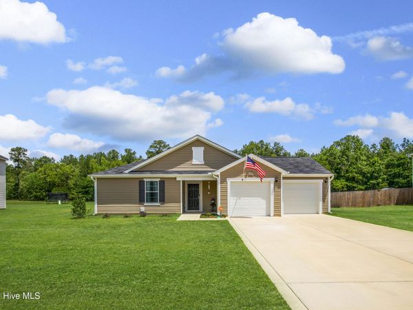 213 Walters Run Drive, Raeford, NC 28376