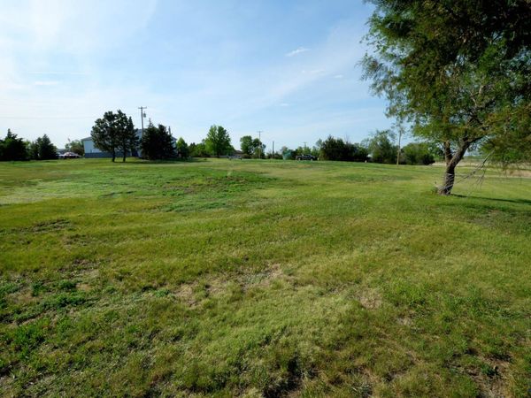 109 S MAPLE AVE, Vivian, SD 57576