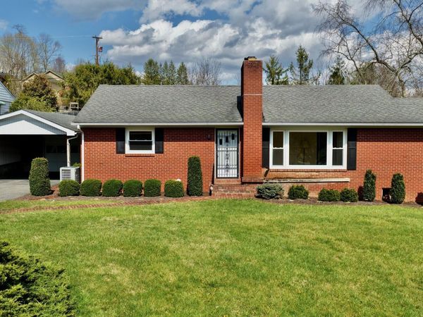 405 Alderson St, Lewisburg, WV 24901
