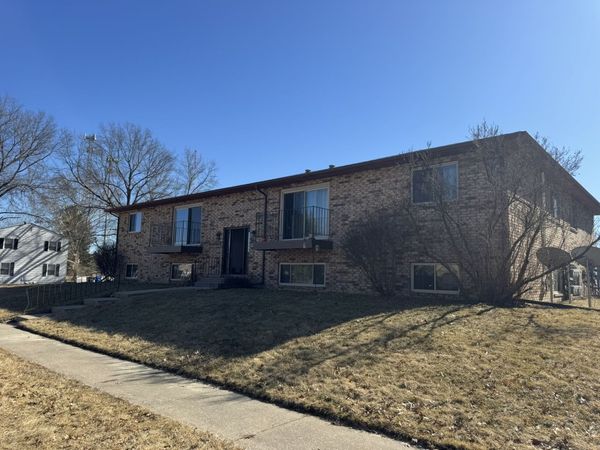 310 30TH Ave Court , Unit 4, Moline, IL 62165