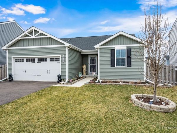 205 Buckeye Street , Waterman, IL 60556