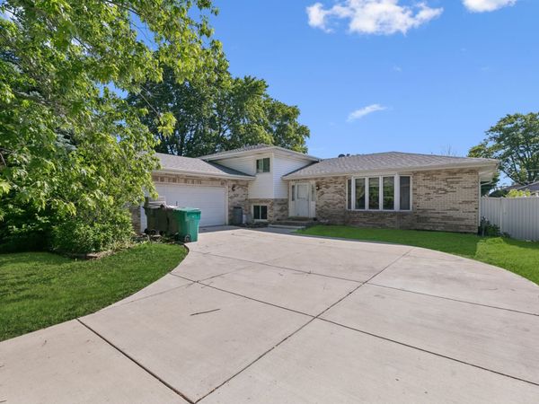 16803 92nd Avenue , Orland Hills, IL 60487