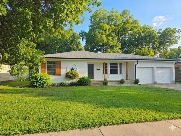 1818 W Belden Street, Sherman, TX 75092