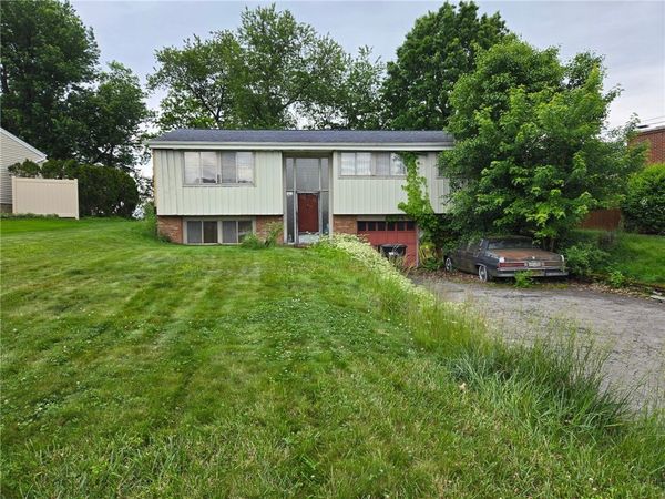 145 Rivercrest Dr, Coraopolis, PA 15108