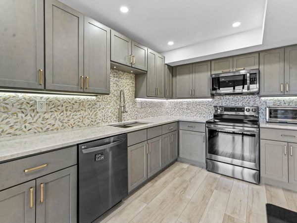 5250 Woodland Lakes Drive, Unit 327, Palm Beach Gardens, FL 33418