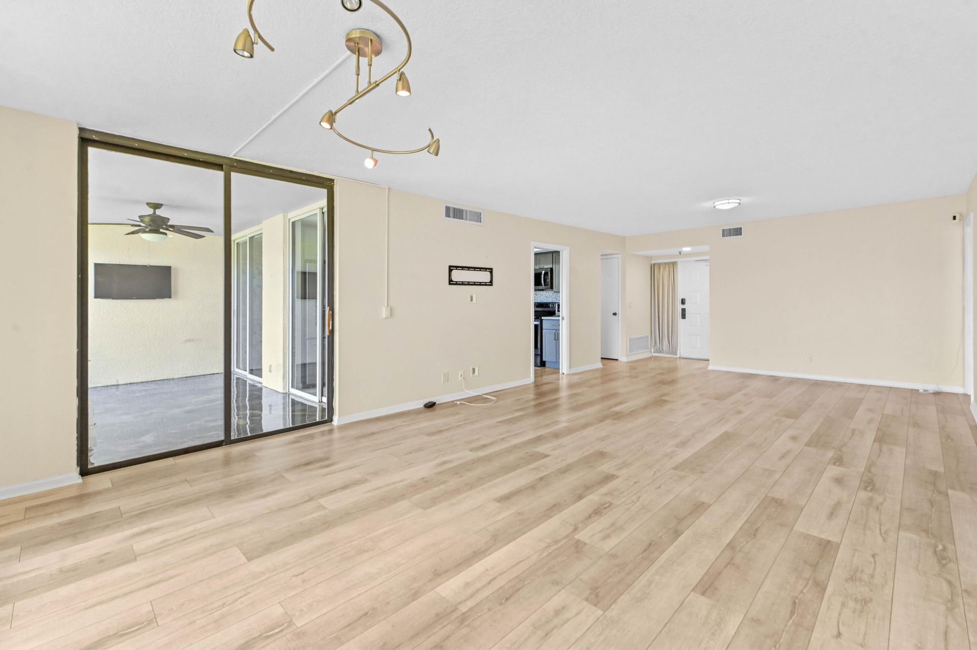 5250 Woodland Lakes Drive, Unit 327, Palm Beach Gardens, FL 33418 Photo