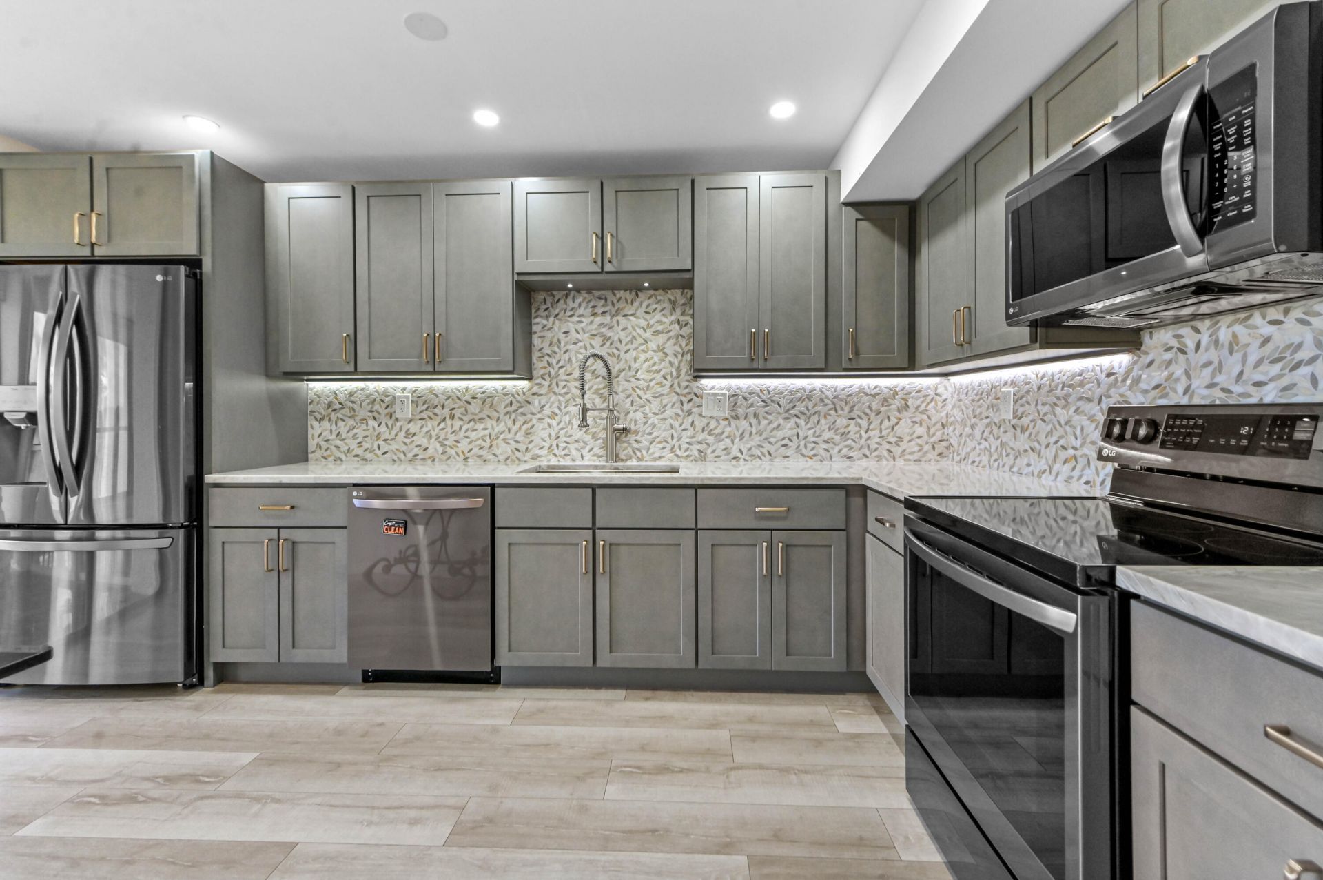 5250 Woodland Lakes Drive, Unit 327, Palm Beach Gardens, FL 33418 Photo