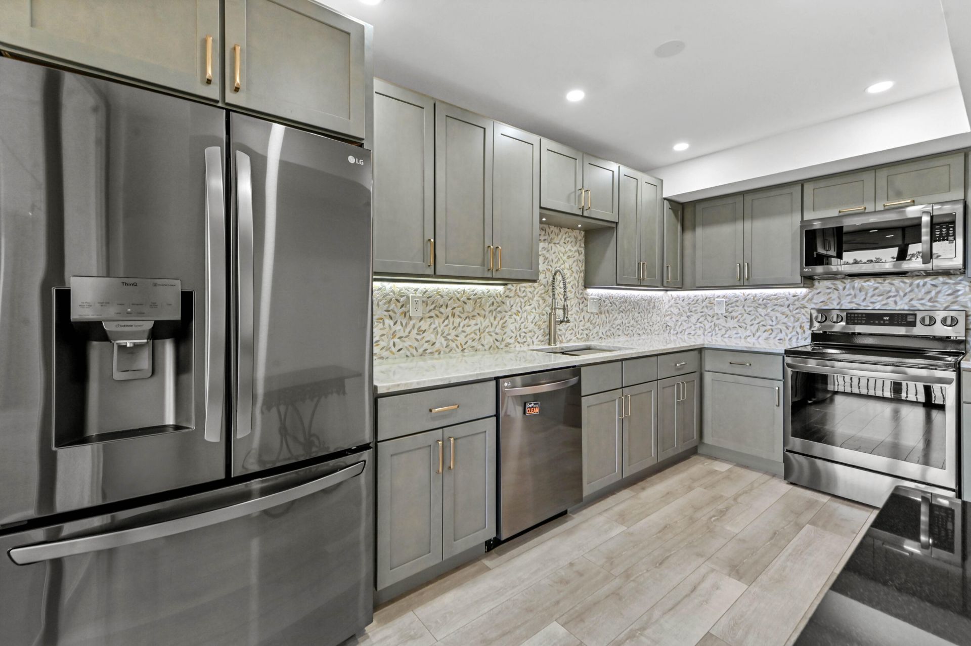 5250 Woodland Lakes Drive, Unit 327, Palm Beach Gardens, FL 33418 Photo