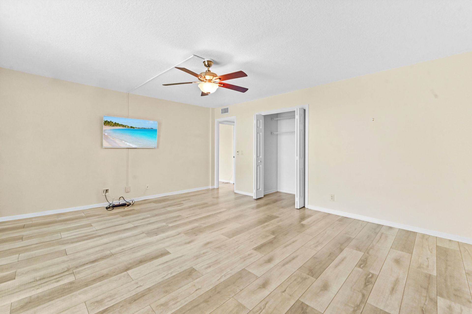 5250 Woodland Lakes Drive, Unit 327, Palm Beach Gardens, FL 33418 Photo
