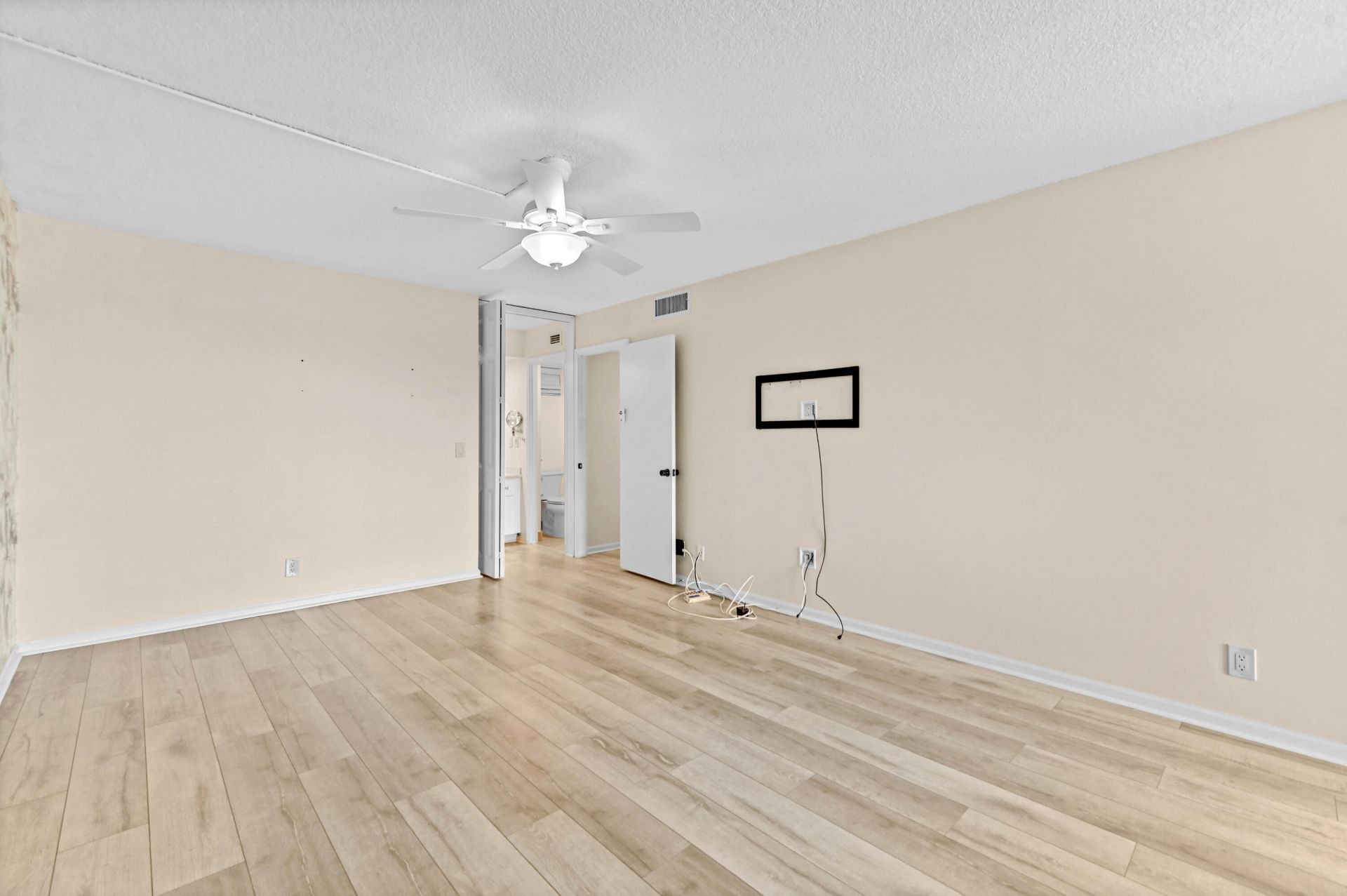 5250 Woodland Lakes Drive, Unit 327, Palm Beach Gardens, FL 33418 Photo