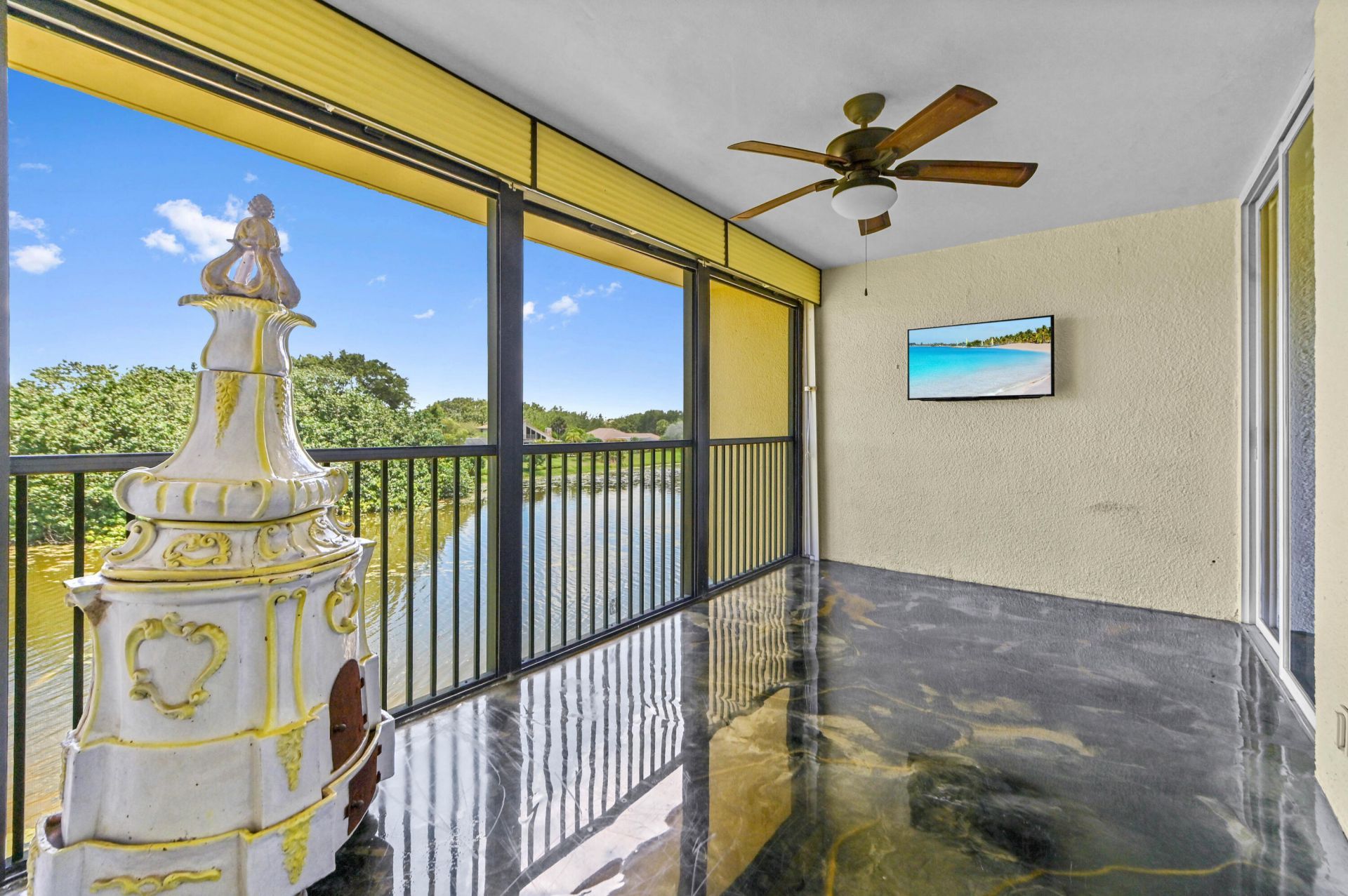 5250 Woodland Lakes Drive, Unit 327, Palm Beach Gardens, FL 33418 Photo