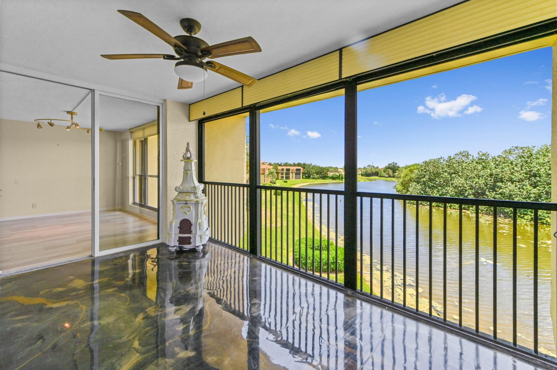 5250 Woodland Lakes Drive, Unit 327, Palm Beach Gardens, FL 33418 Photo