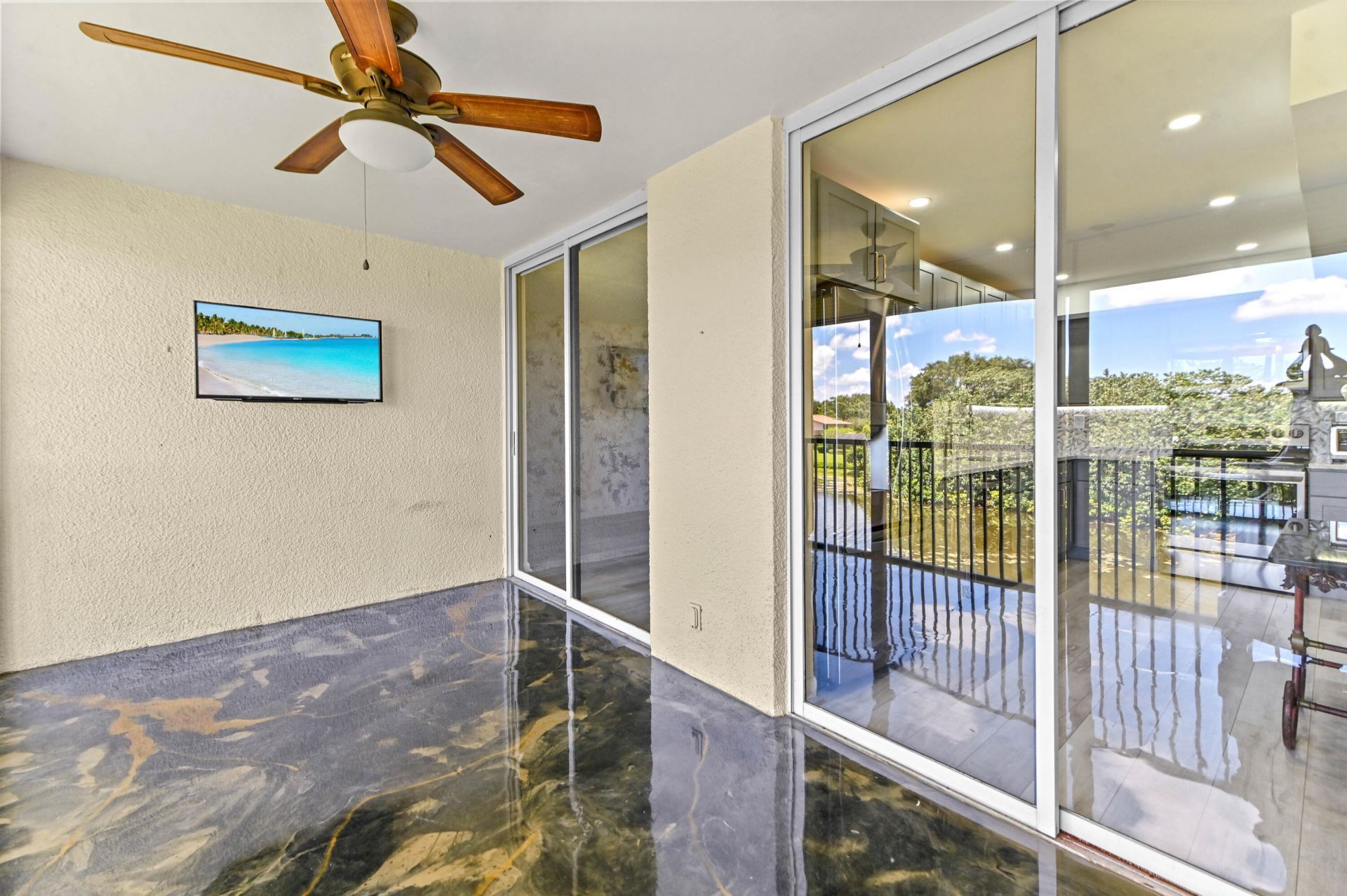 5250 Woodland Lakes Drive, Unit 327, Palm Beach Gardens, FL 33418 Photo