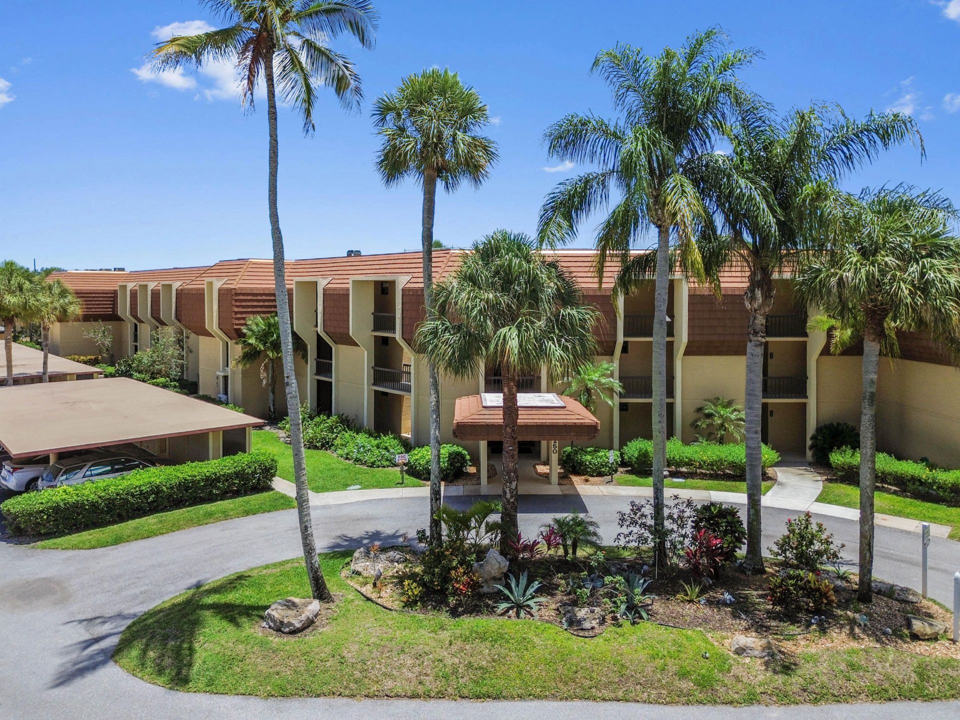 5250 Woodland Lakes Drive, Unit 327, Palm Beach Gardens, FL 33418 Photo