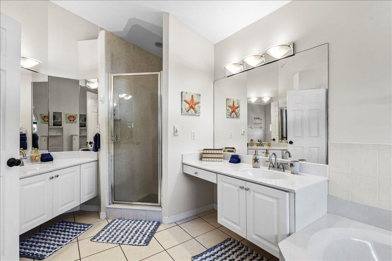 2250 SE Country Club Lane, Stuart, FL 34996 Photo